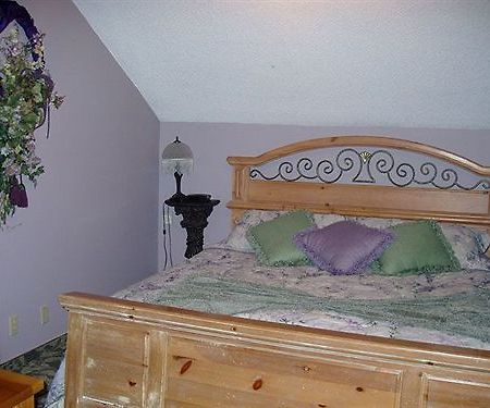 The Historic Brook Forest Inn Evergreen Exteriör bild