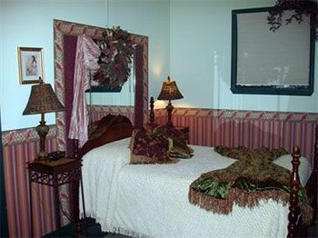The Historic Brook Forest Inn Evergreen Exteriör bild