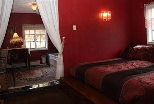 The Historic Brook Forest Inn Evergreen Exteriör bild